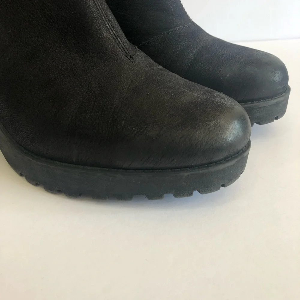 Vagabond Grace black Nubuck Chelsea ankle boots. - Picture 6 of 10